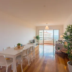 https://feels-like-home-funchal-sea-view-apartment-with-pool.madeira-islandshotels.com